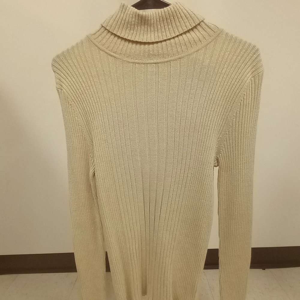 Gold Ribbed Turtleneck Sweater Size M (Women's) by 212 Collection
